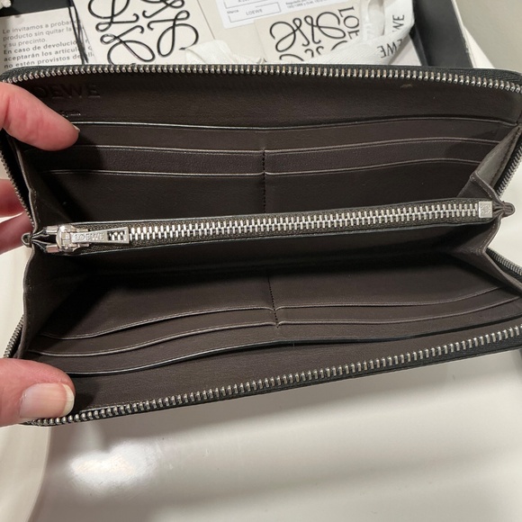 Loewe Navy leather zip wallet - Picture 4 of 11